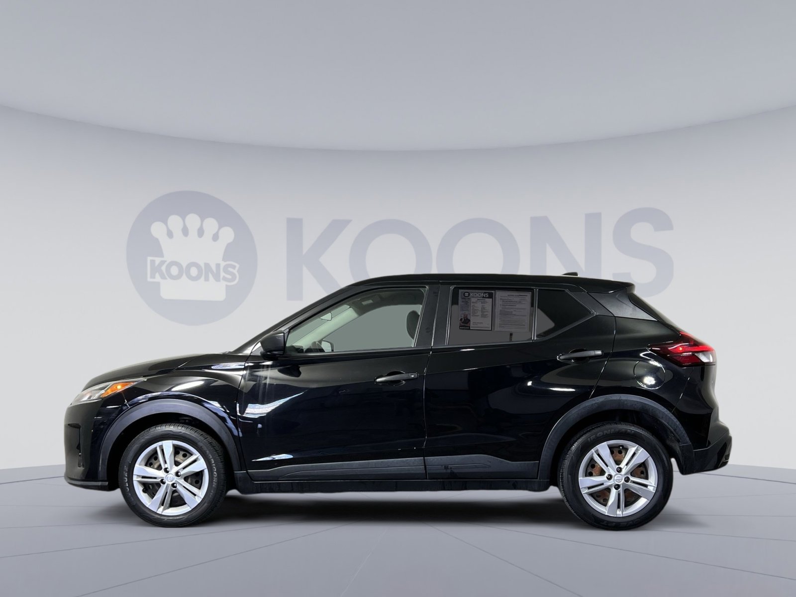 Used 2021 Nissan Kicks S image 2