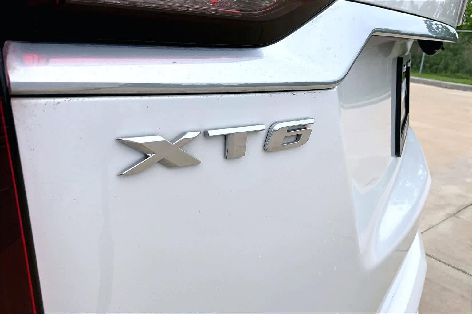 Used 2022 Cadillac XT6 Premium Luxury w/ Technology Package FWD image 31