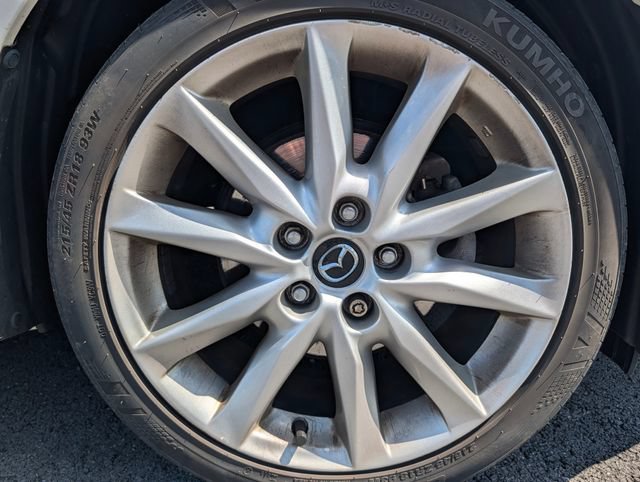 Used 2017 MAZDA MAZDA3 Touring FWD image 9