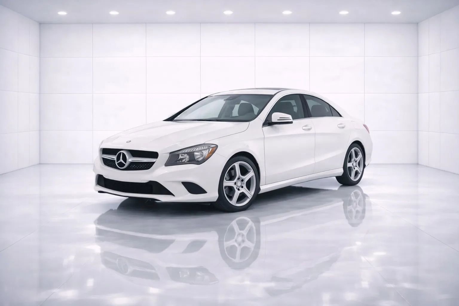 Used 2014 Mercedes-Benz CLA 250 image 1