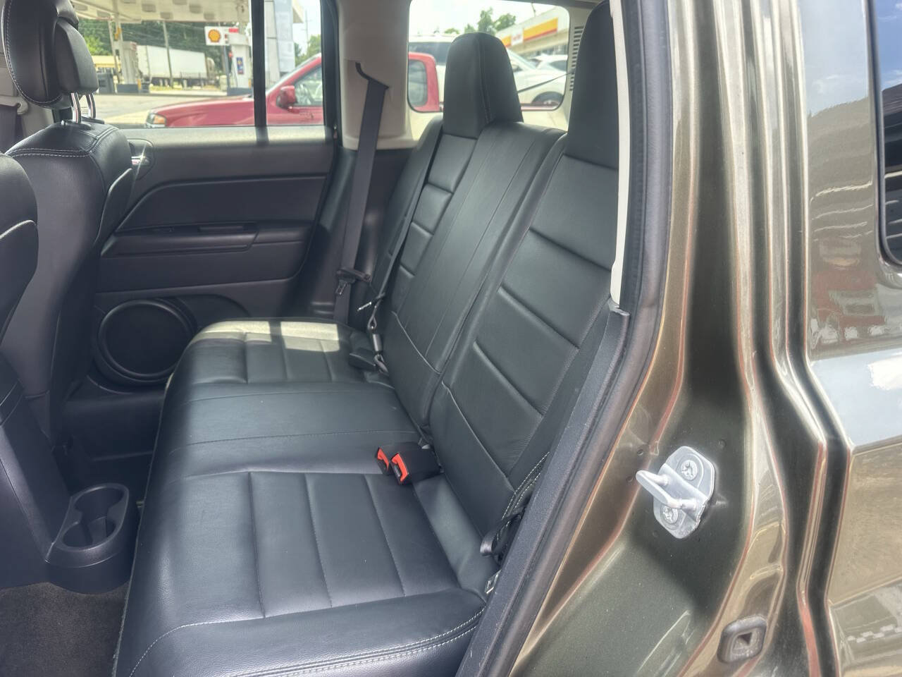 Used 2015 Jeep Patriot High Altitude FWD image 30