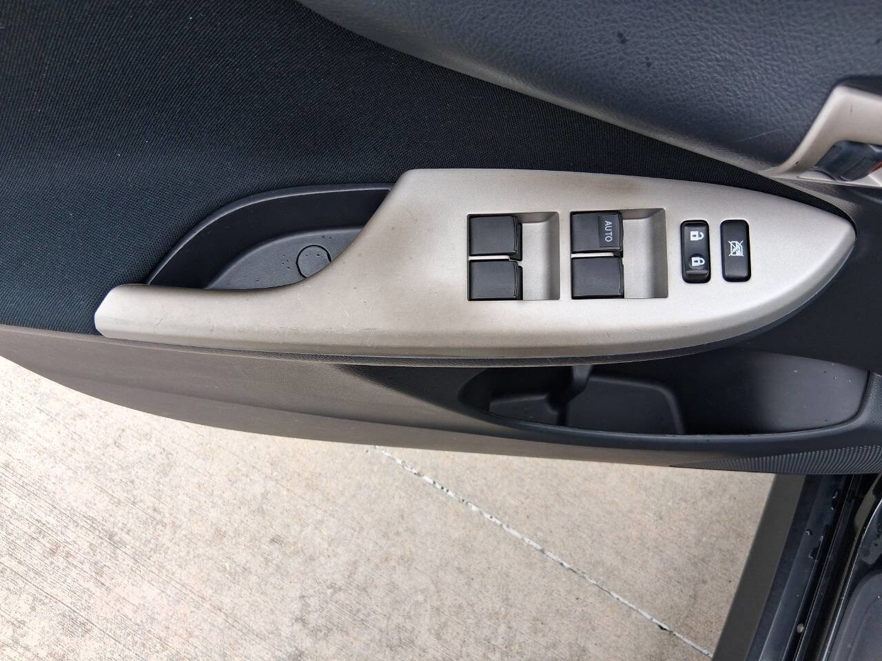 Used 2013 Toyota Corolla S FWD image 29