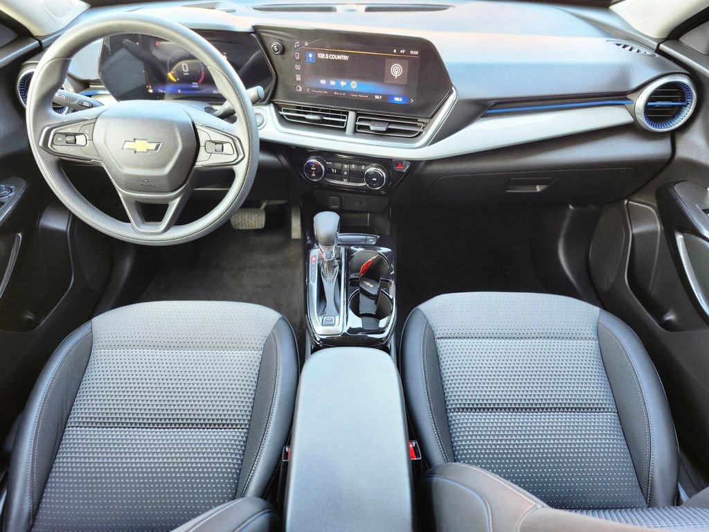 Used 2024 Chevrolet Trax LT image 12