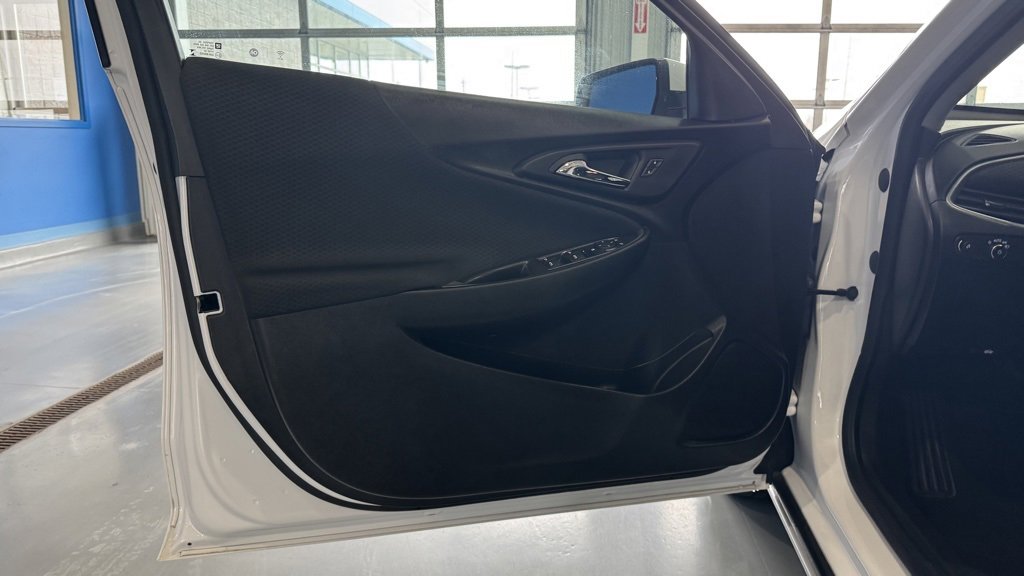 Used 2023 Chevrolet Malibu LT image 9