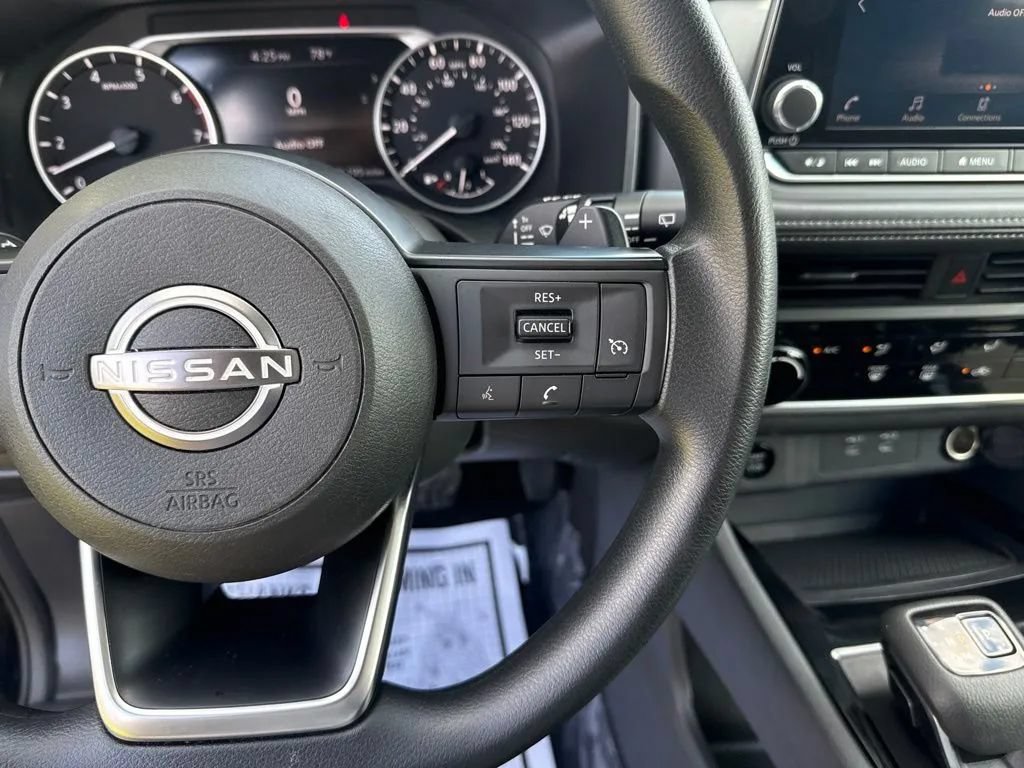 Used 2024 Nissan Rogue S FWD image 18
