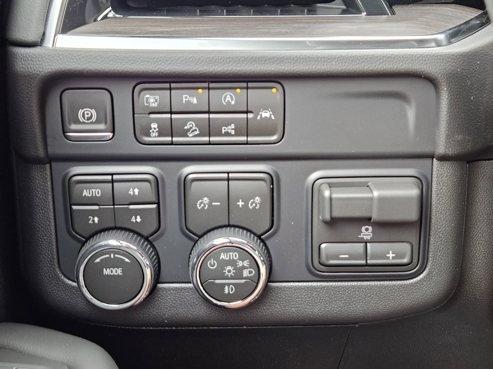 New 2026 Chevrolet Suburban Z71 AWD/4WD image 23