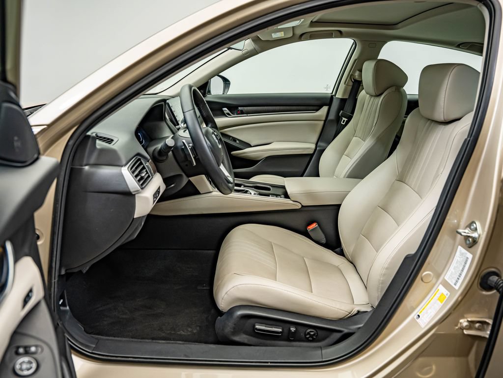 Used 2018 Honda Accord Touring image 31