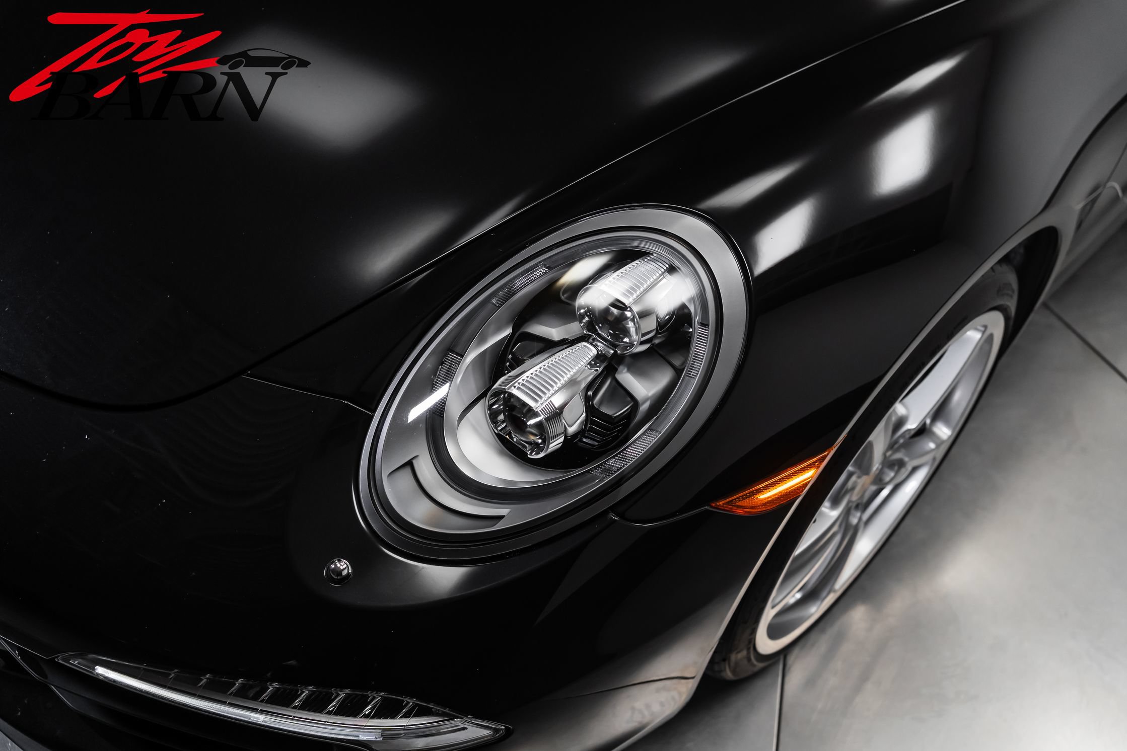 Used 2016 Porsche 911 Carrera Black Edition RWD image 19
