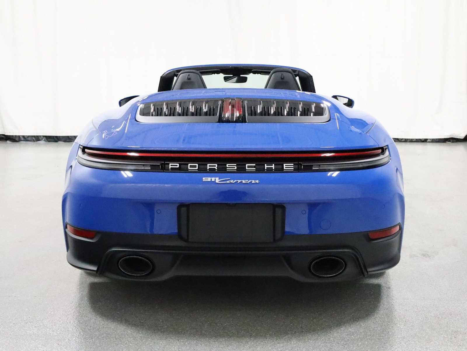 Certified 2025 Porsche 911 Carrera RWD image 7