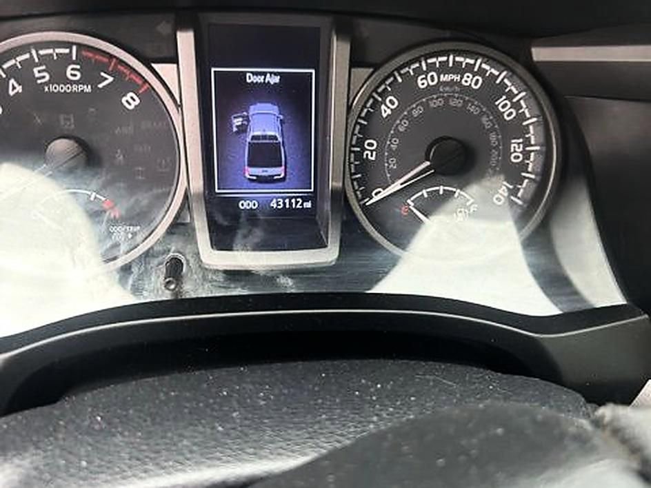 Used 2020 Toyota Tacoma TRD Off-Road w/ TRD Premium Off Road Package image 5