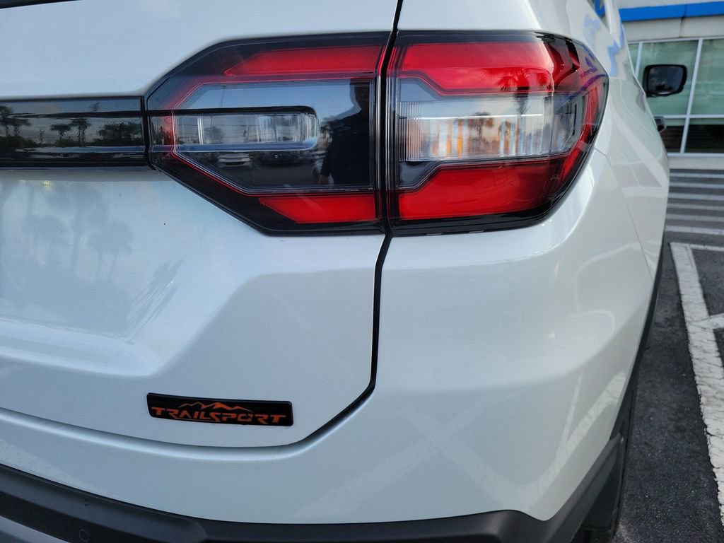 Used 2025 Honda Pilot TrailSport image 13