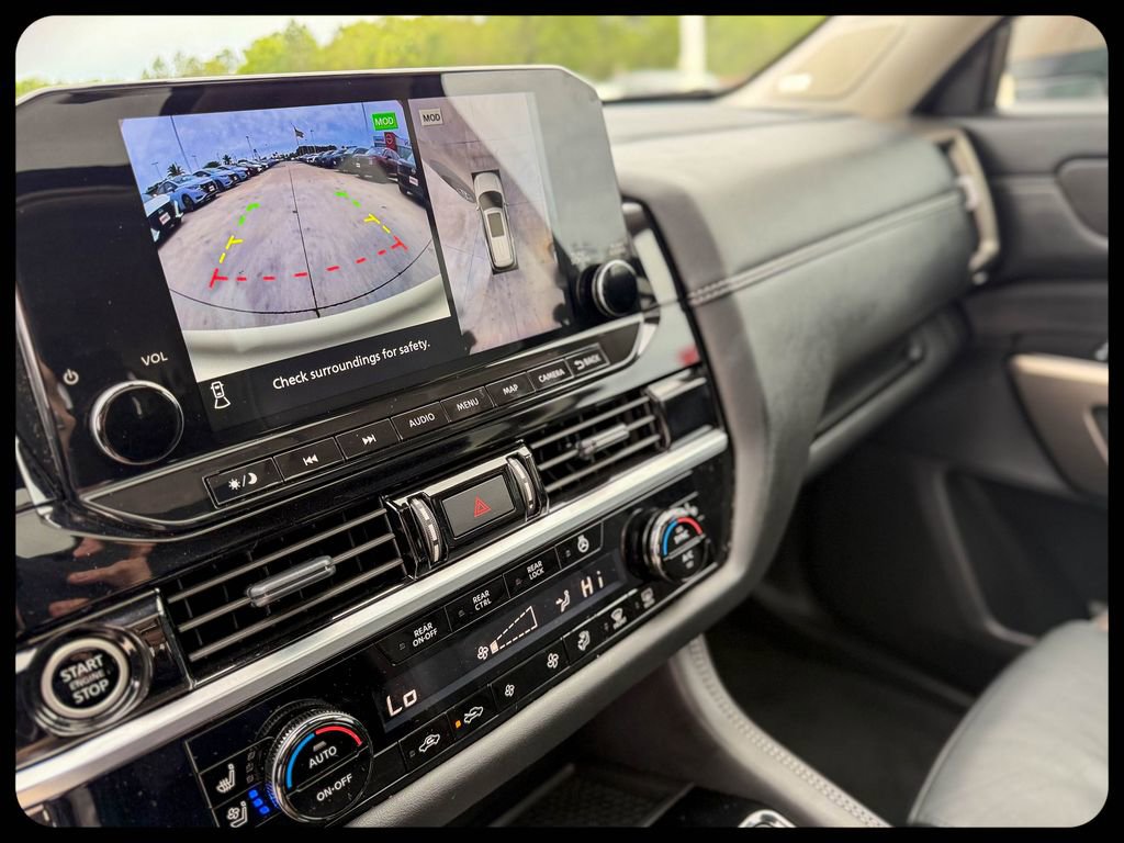 Used 2024 Nissan Pathfinder Platinum w/ Cargo Package image 36