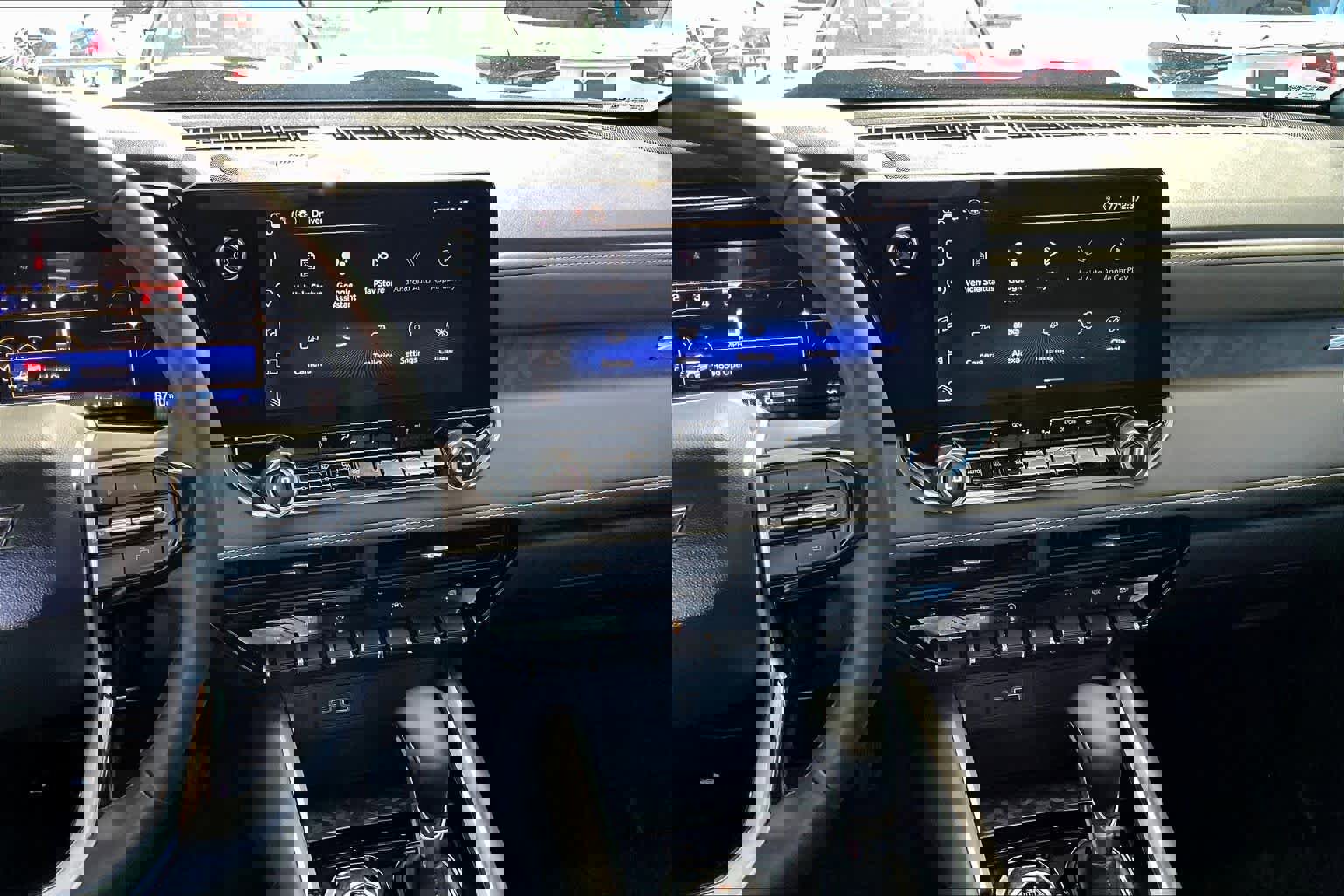 Used 2024 Chevrolet Colorado ZR2 w/ Technology Package image 6