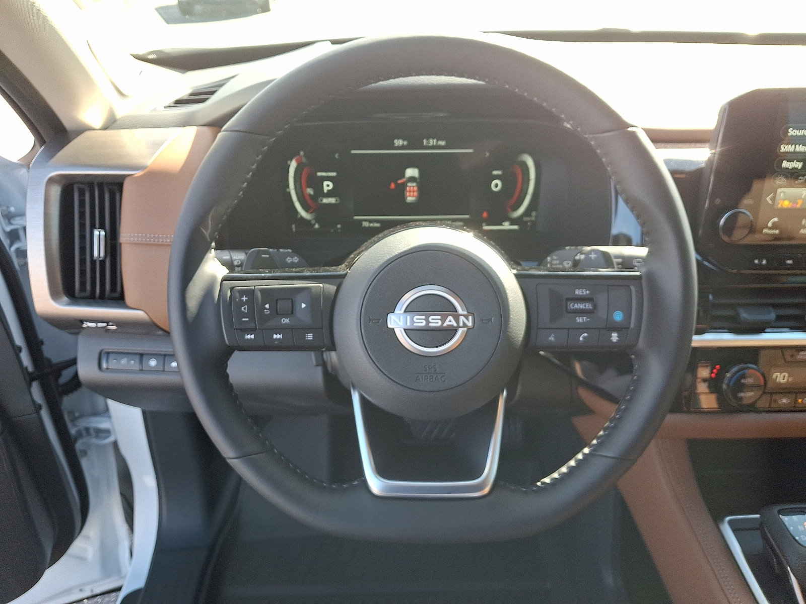 New 2025 Nissan Pathfinder Platinum image 9