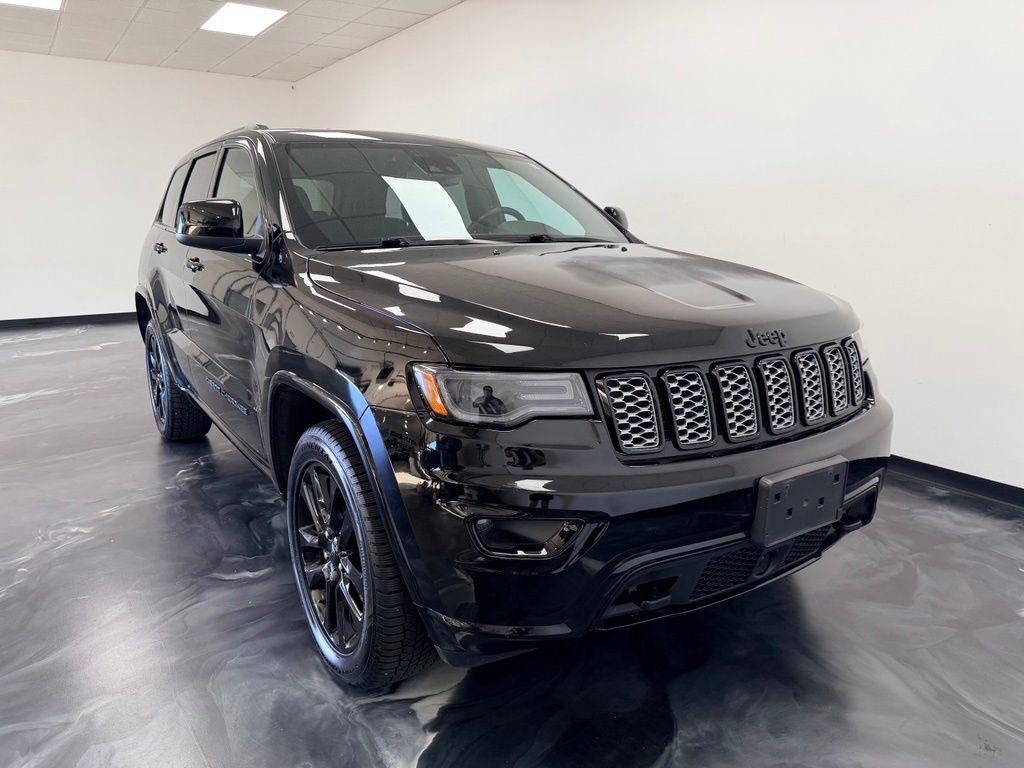 Used 2021 Jeep Grand Cherokee Altitude AWD/4WD image 24