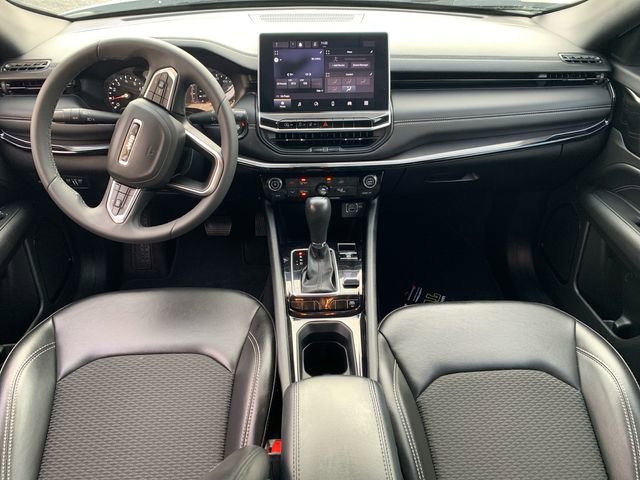 Used 2023 Jeep Compass Altitude image 18