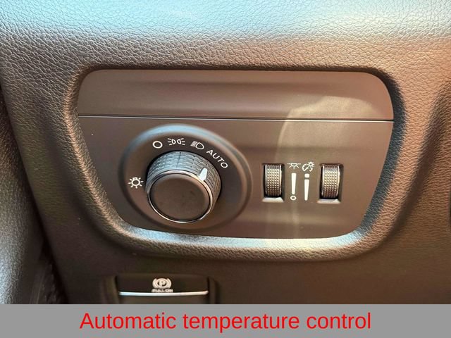 New 2027 Jeep Grand Cherokee Altitude AWD/4WD image 18
