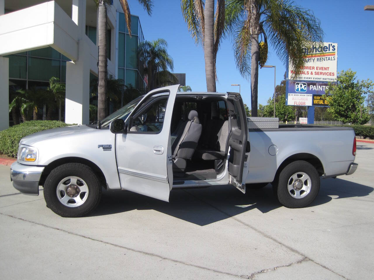 Used 2003 Ford F150 XLT RWD image 3