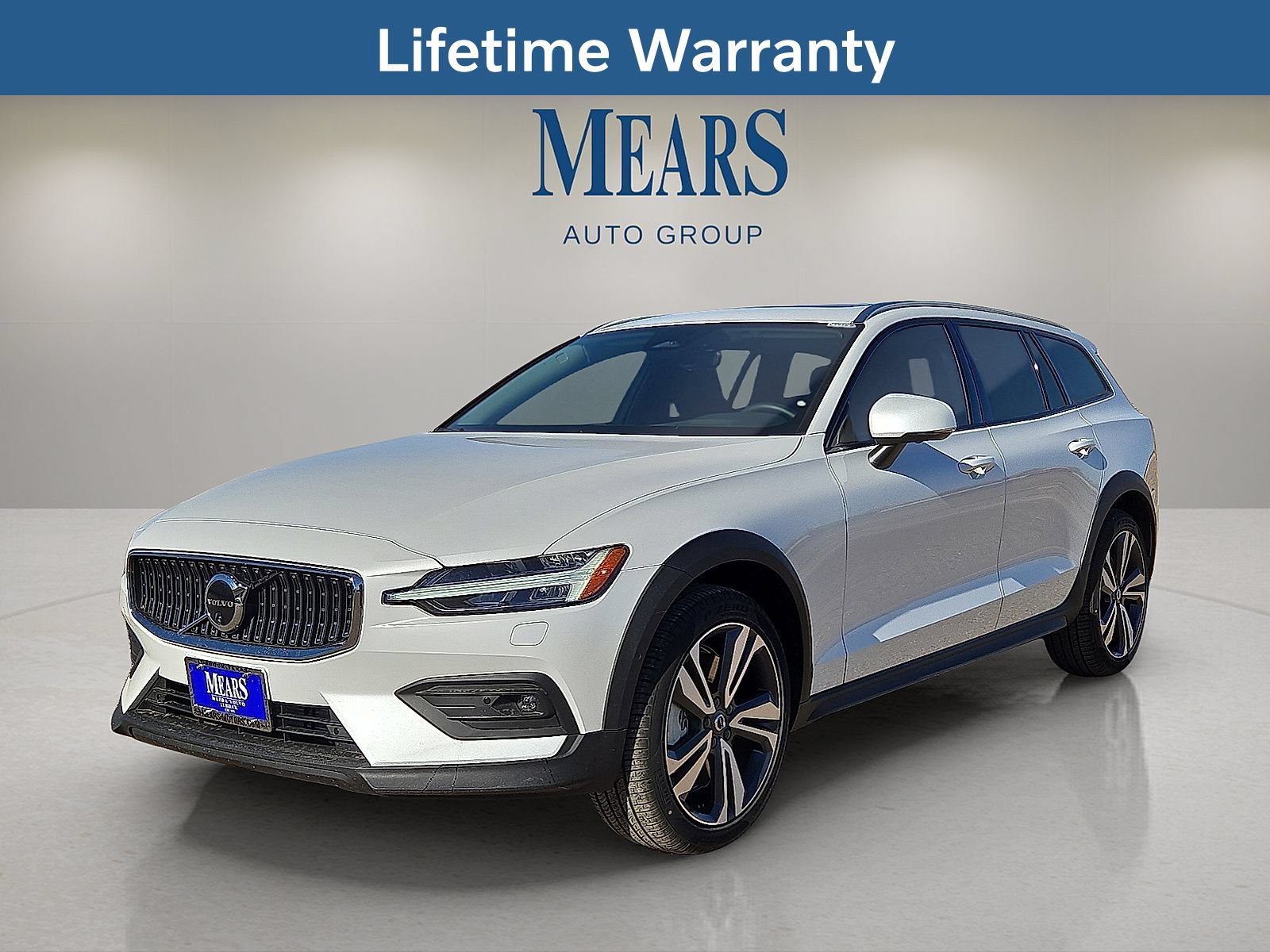 New 2026 Volvo V60 B5 Cross Country Plus w/ Protection Package Premier AWD/4WD image 1