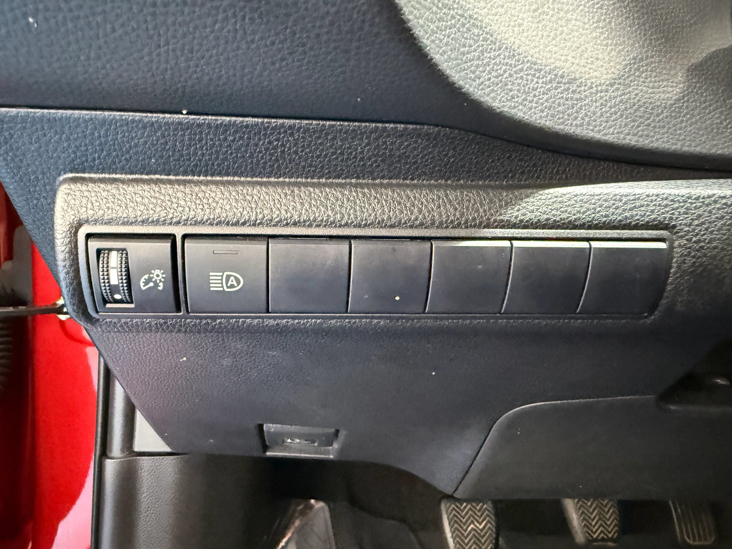 Used 2021 Toyota Corolla SE FWD image 30