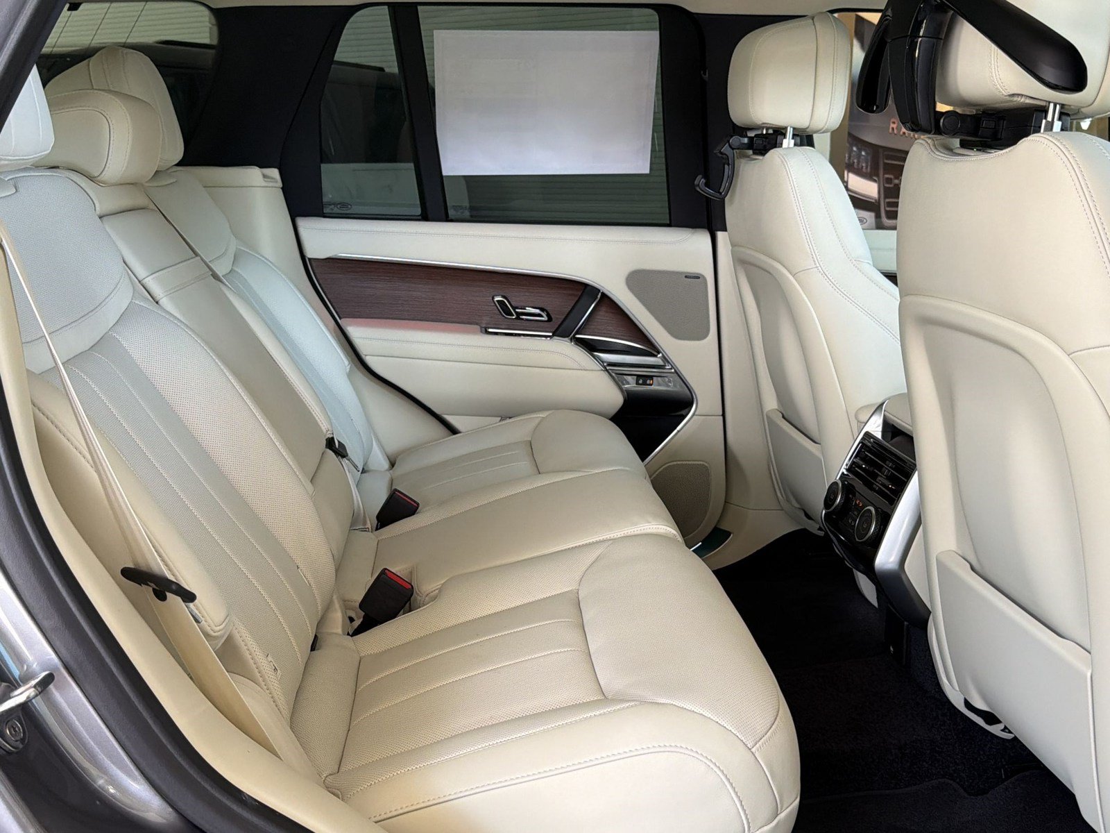 New 2026 Land Rover Range Rover SE AWD/4WD image 31