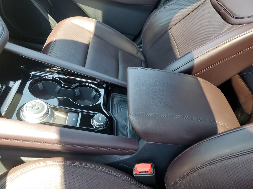 Used 2025 Ford Explorer Platinum AWD/4WD image 31