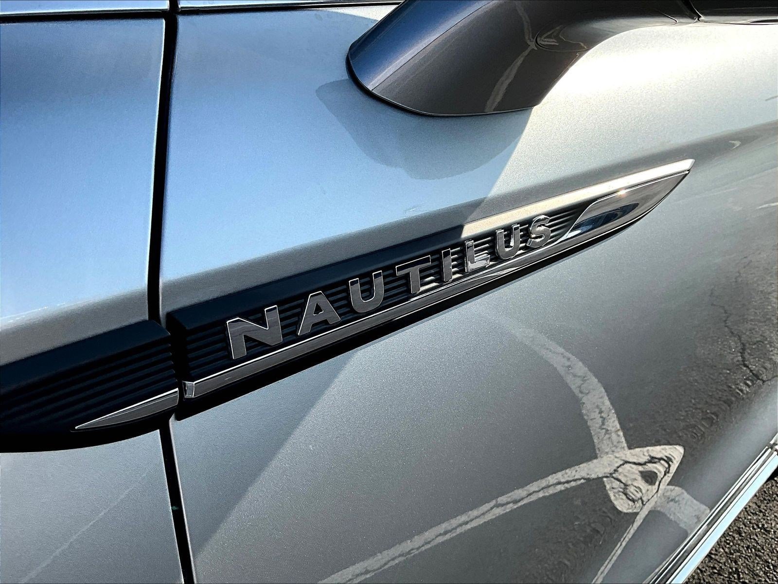 Used 2023 Lincoln Nautilus Reserve AWD/4WD image 24