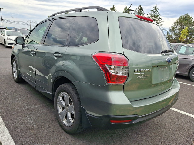Used 2015 Subaru Forester 2.5i Premium w/ All-Weather Package AWD/4WD image 4