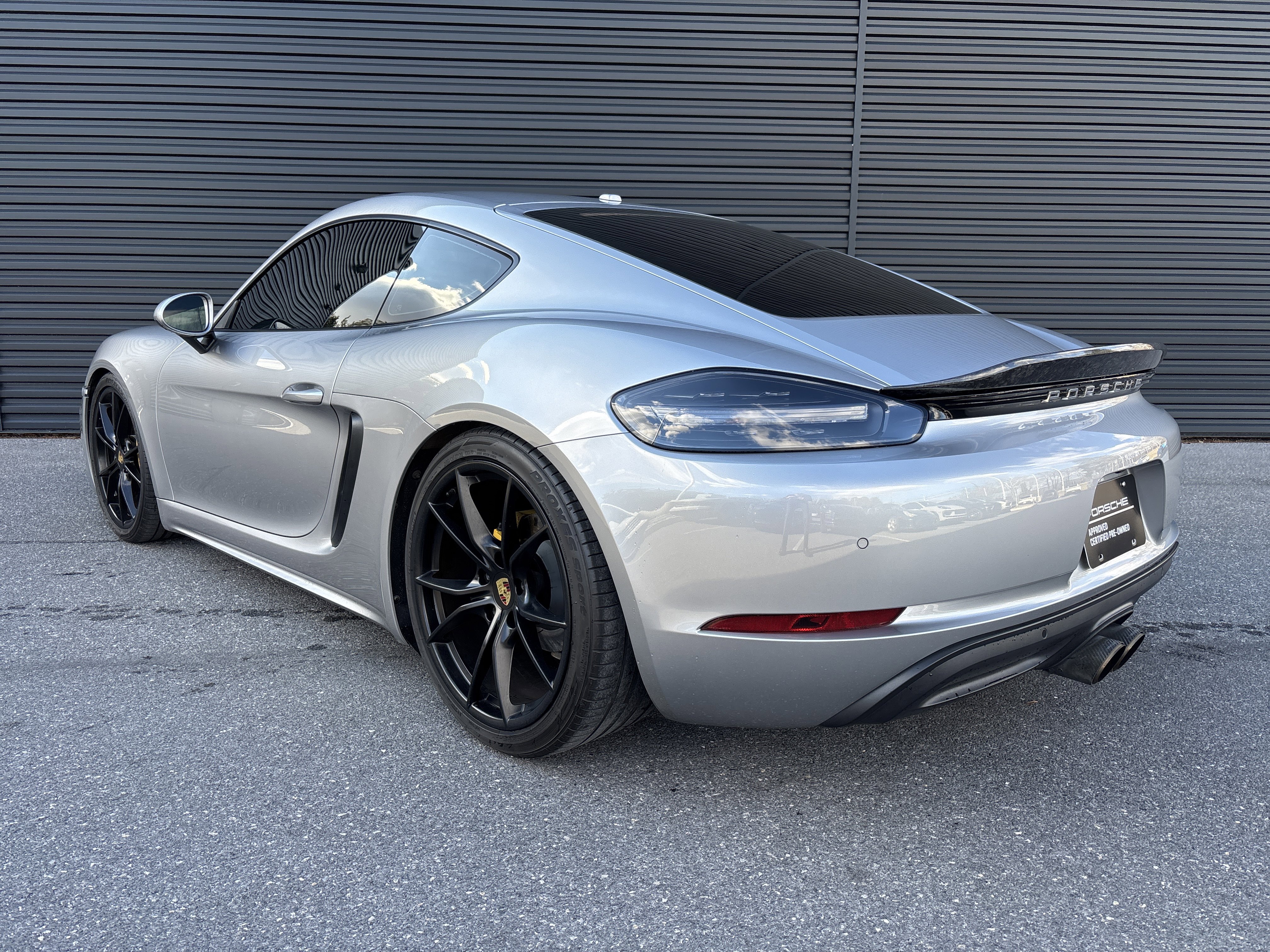 Used 2017 Porsche 718 Cayman image 3