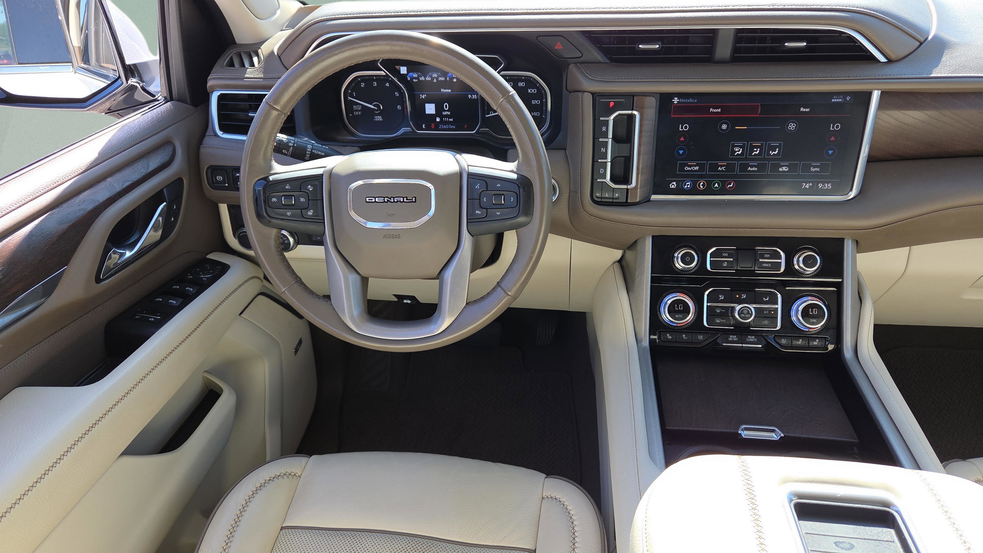 Used 2021 GMC Yukon Denali w/ Denali Premium Package RWD image 13
