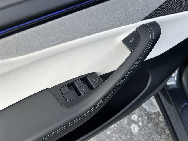 Used 2026 Tesla Model Y Long Range image 19