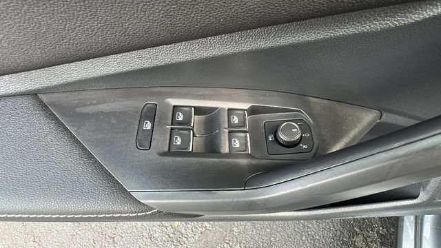 Used 2024 Volkswagen Jetta SEL FWD image 25