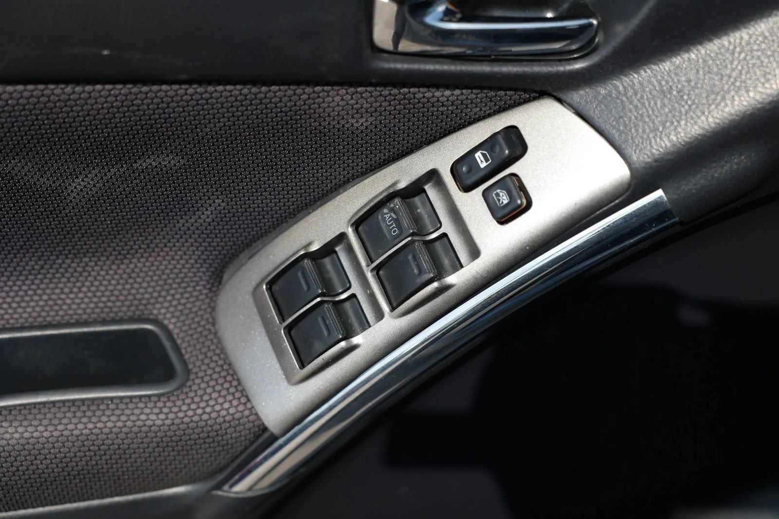 Used 2004 Toyota Matrix XR FWD image 35