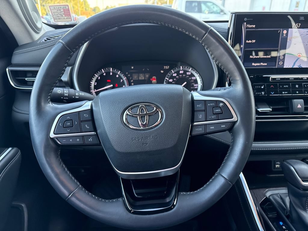 Used 2022 Toyota Highlander Limited AWD/4WD image 14