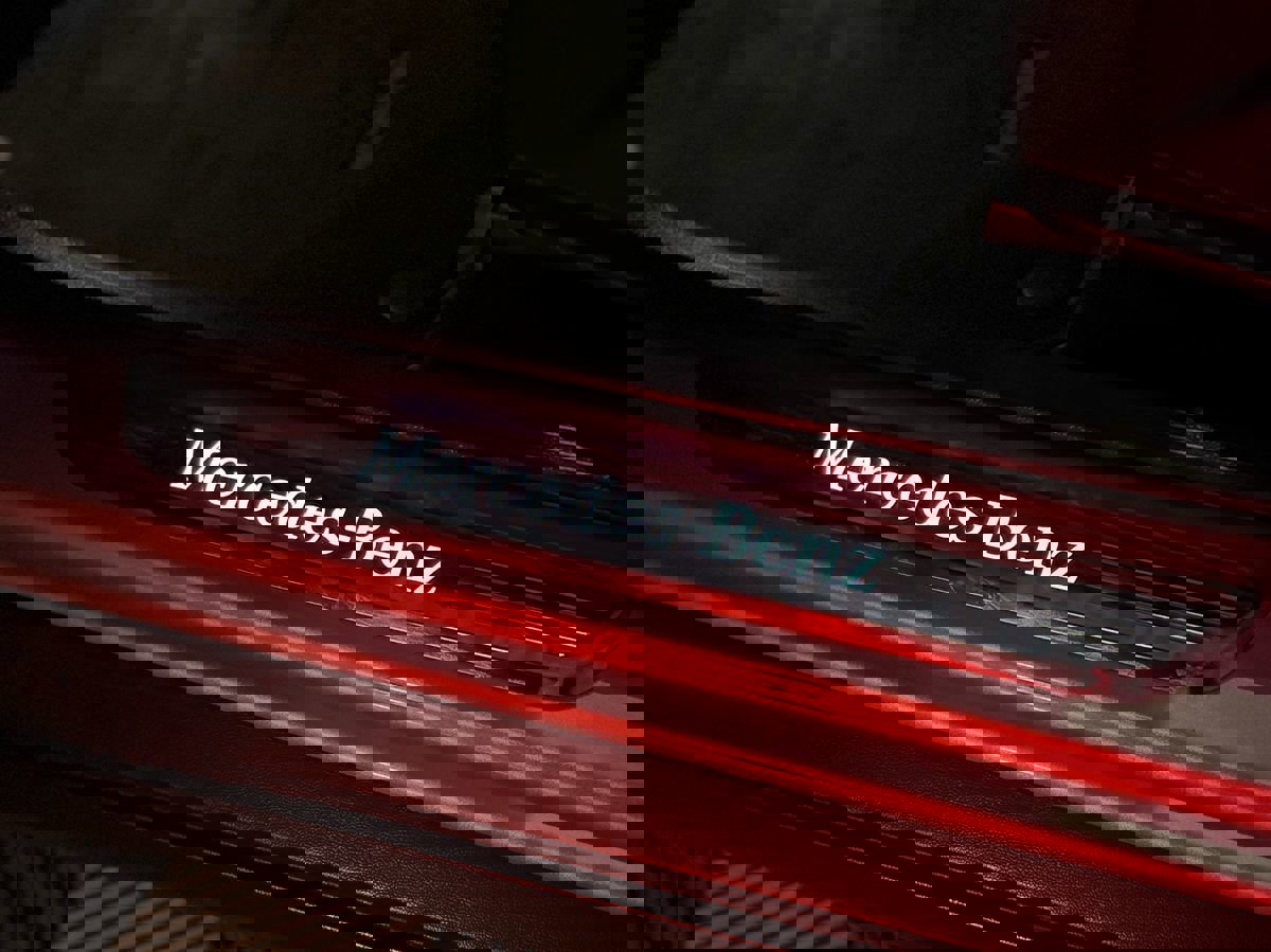 Used 2020 Mercedes-Benz GLC 300 4MATIC image 11