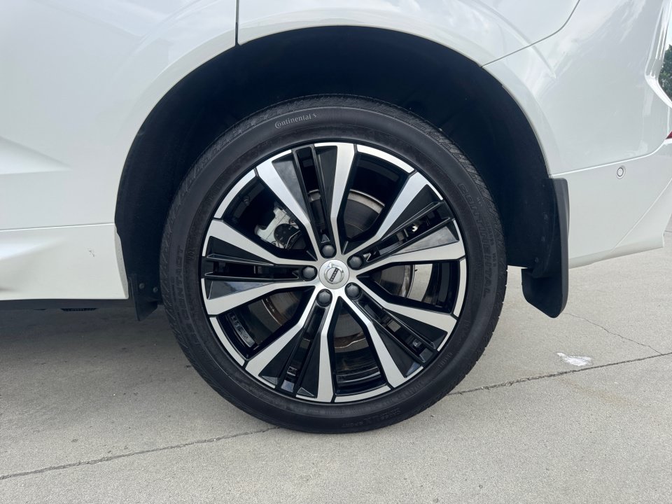 Certified 2024 Volvo XC60 B5 Ultimate AWD/4WD image 22