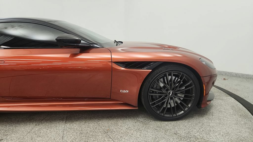 Used 2020 Aston Martin DBS Superleggera RWD image 22