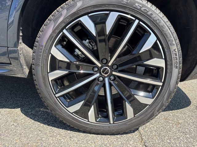 Used 2025 Volvo XC90 B6 Plus AWD/4WD image 10