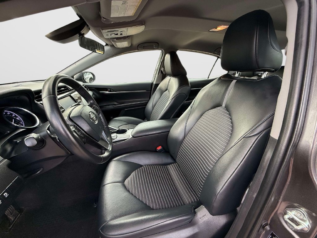 Used 2020 Toyota Camry SE FWD image 12