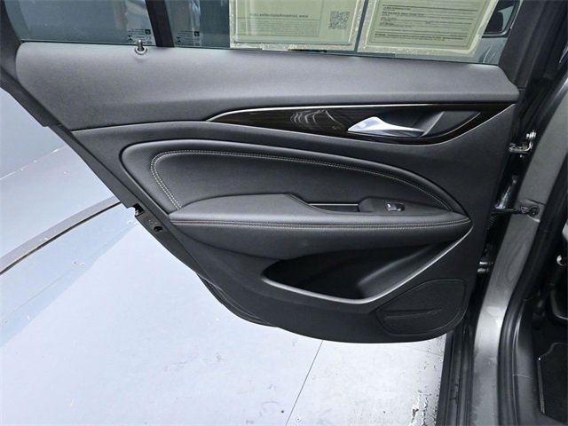 Used 2018 Buick Regal Essence w/ Driver Confidence Package #1 image 23