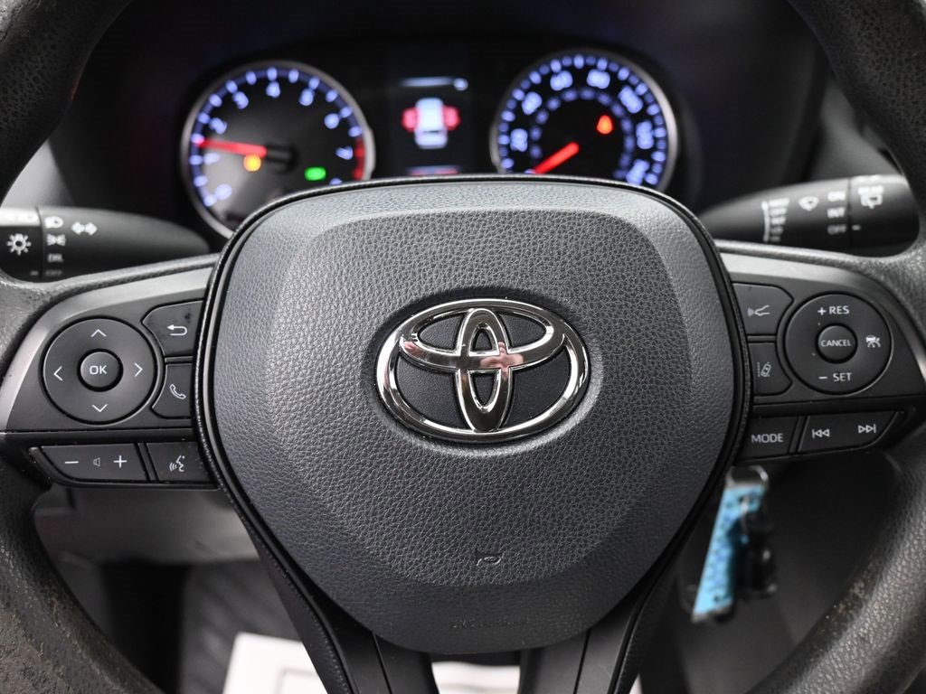 Used 2019 Toyota RAV4 LE w/ Carpet Mat Package image 21