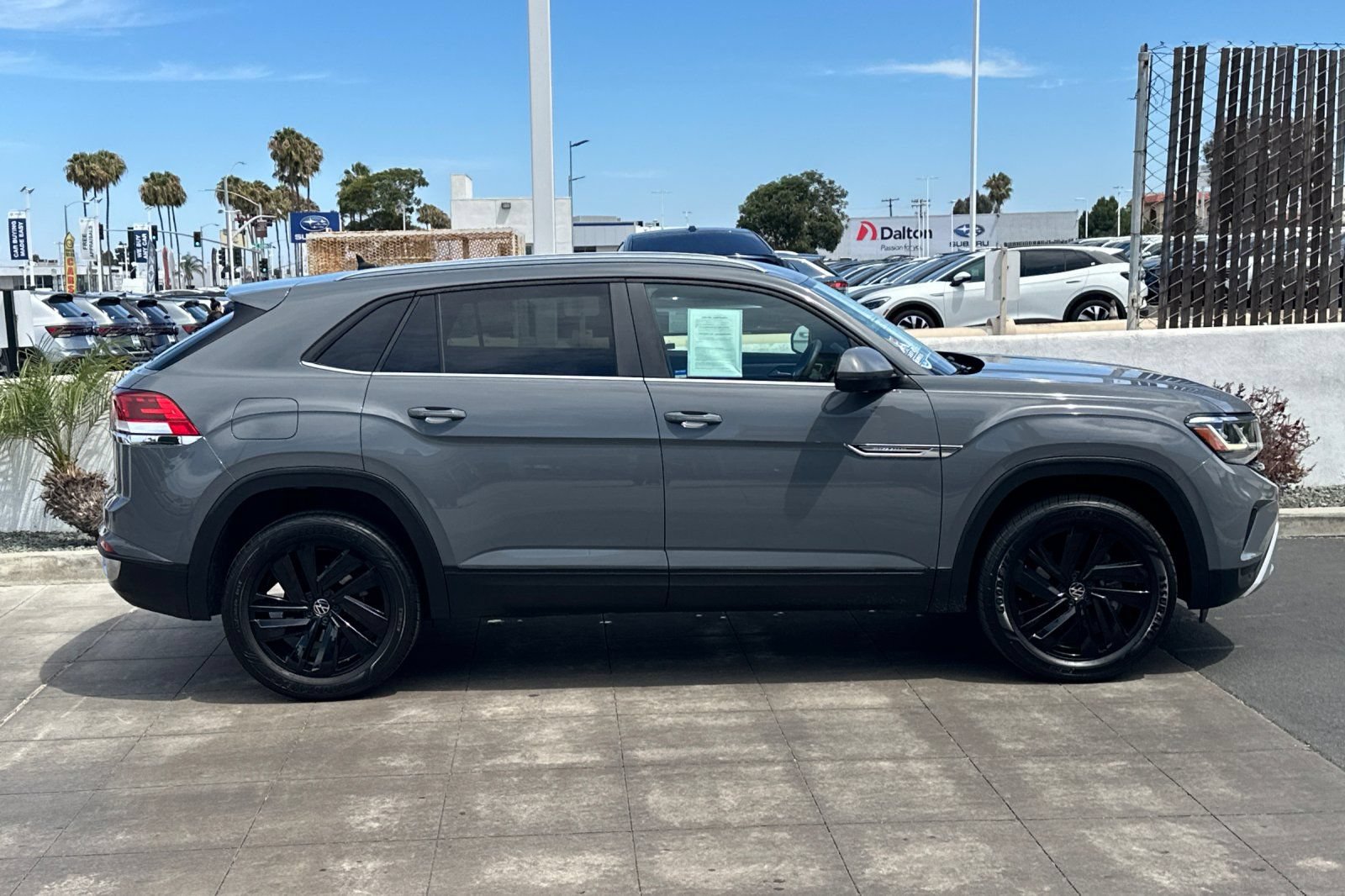 Used 2023 Volkswagen Atlas Cross Sport SE w/ Panoramic Sunroof Package AWD/4WD image 3