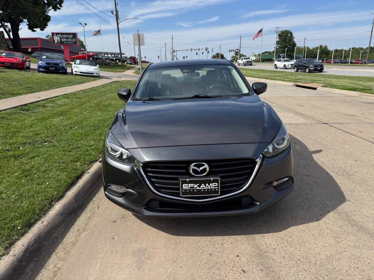 Used 2018 MAZDA MAZDA3 Touring FWD image 8