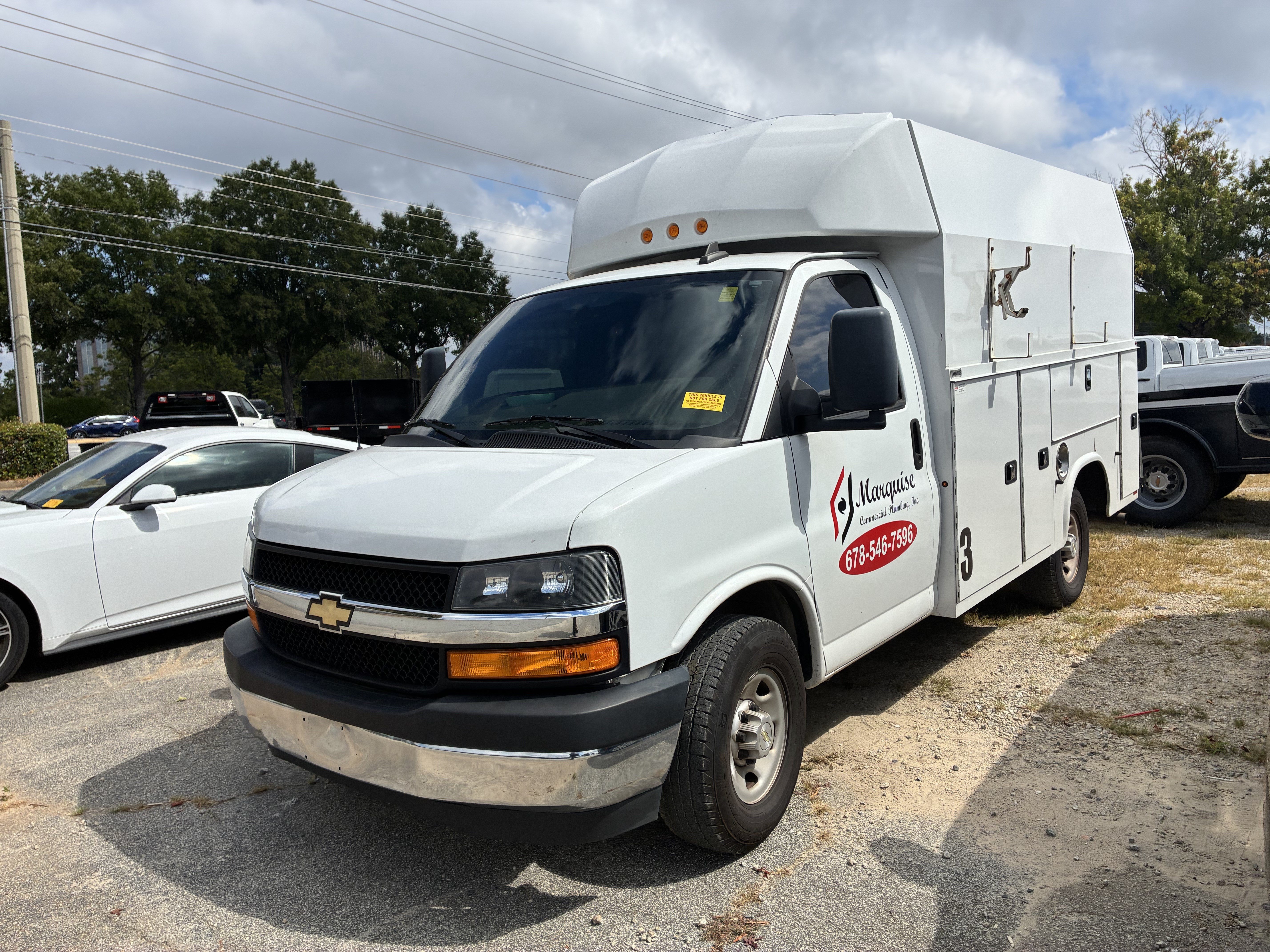 Used 2023 Chevrolet Express 3500 w/ Power Convenience Package RWD image 3