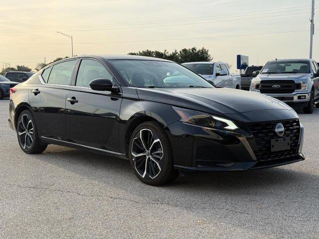 Used 2025 Nissan Altima 2.5 SR FWD image 8