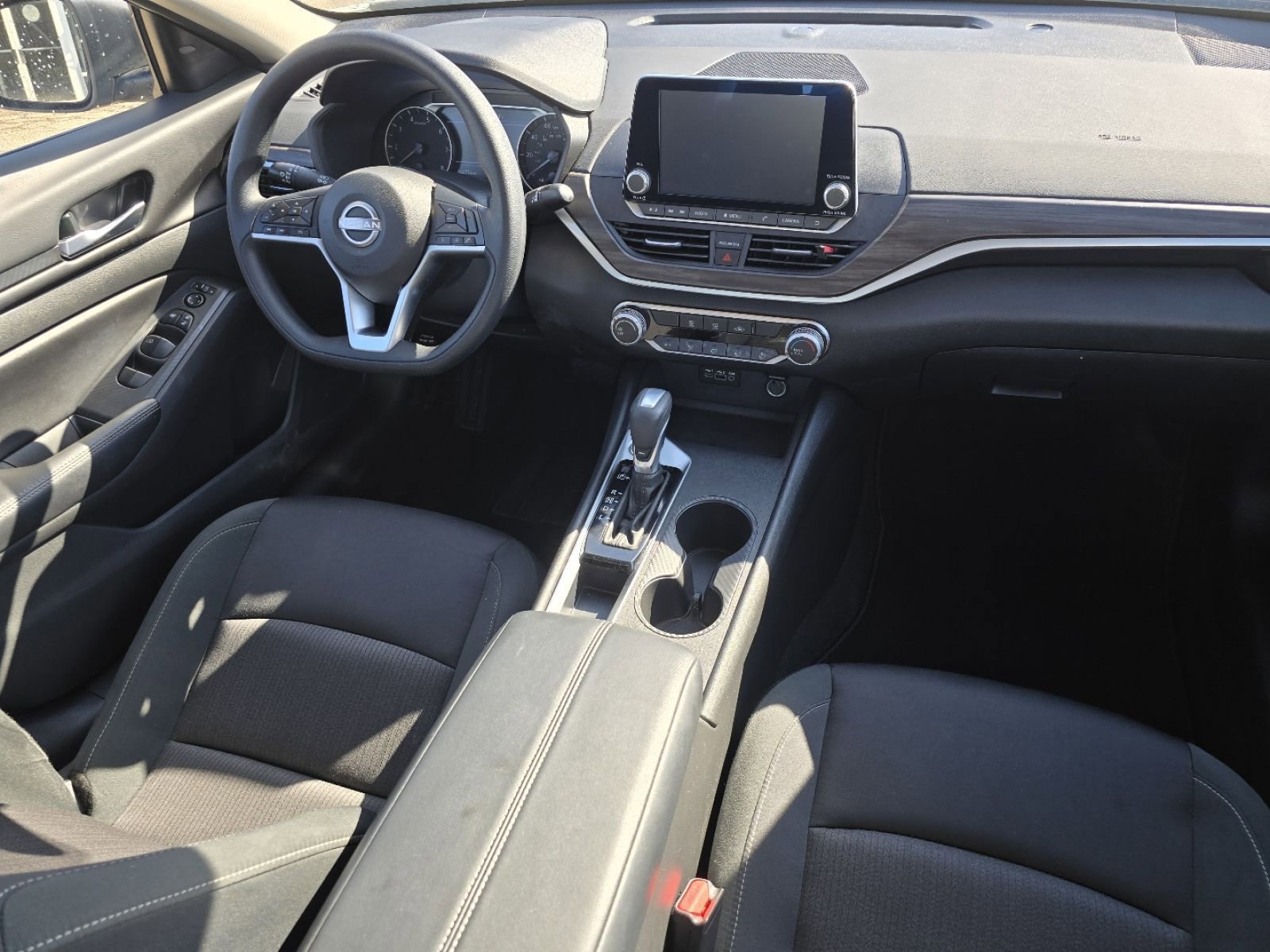 Used 2025 Nissan Altima 2.5 SV image 18