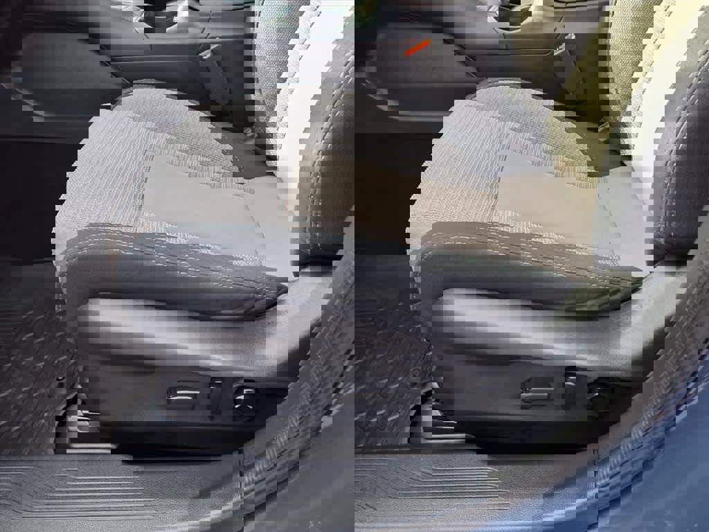 Used 2025 Subaru Outback Premium image 14