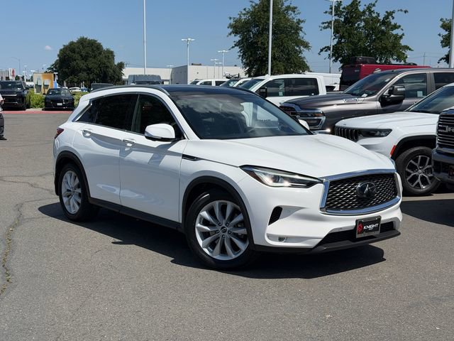 Used 2019 INFINITI QX50 Essential w/ Premium Heat Package AWD/4WD image 2