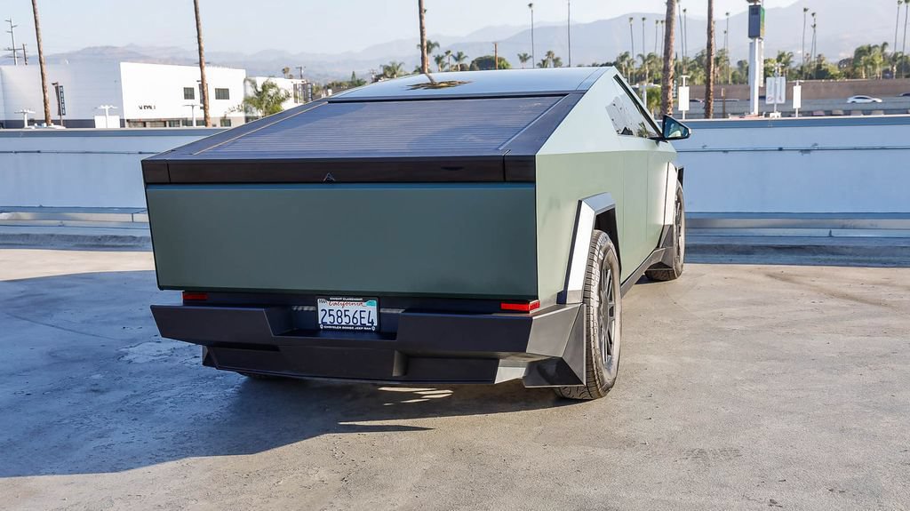 Used 2025 Tesla Cybertruck AWD Crew Cab image 9