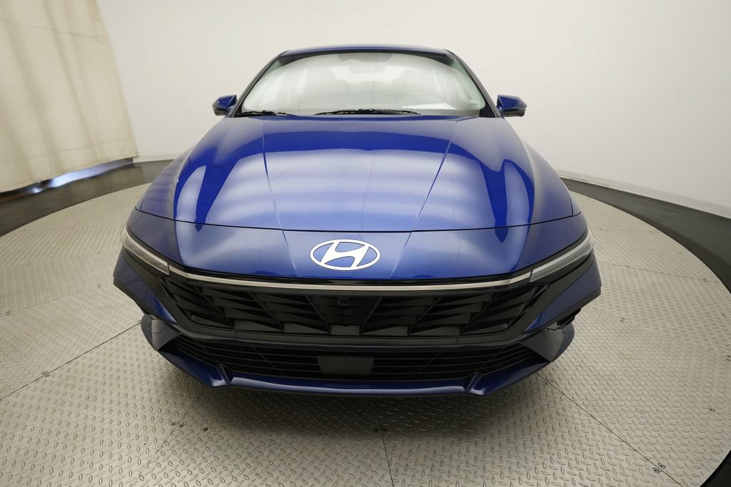 Used 2024 Hyundai Elantra Limited FWD image 11